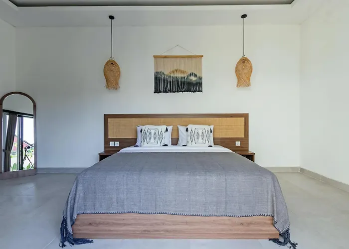 Celestial Brand New Enchanting 2 Bedroom With Aircon Living ヴィラ チャングー
