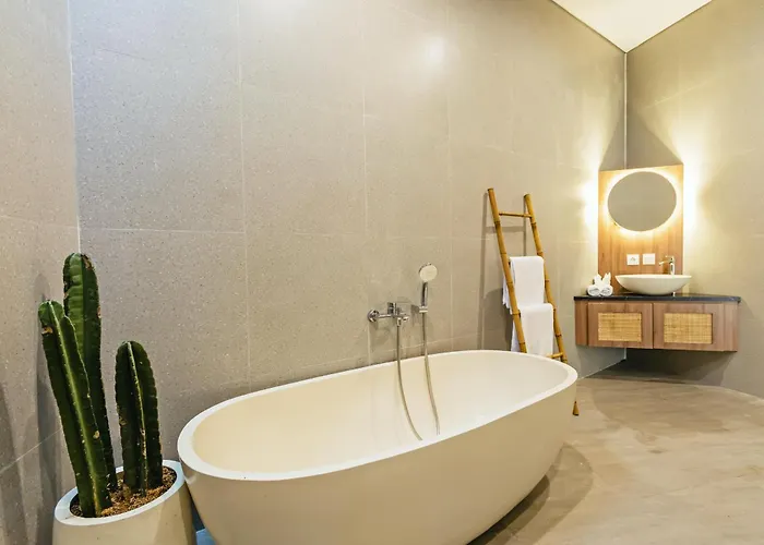 Celestial Brand New Enchanting 2 Bedroom With Aircon Living ヴィラ チャングー