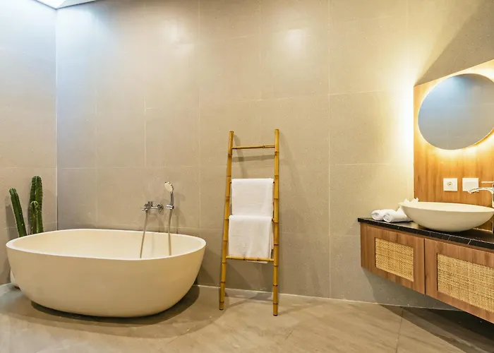 Celestial Brand New Enchanting 2 Bedroom With Aircon Living ヴィラ